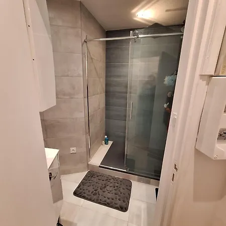 Read Well - Spare Double Bedroom In Cosy Close To Convention Center In 15th District Paris