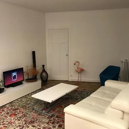 Appartement Read Well - Spare Double Bedroom In Cosy Close To Convention Center In 15th District