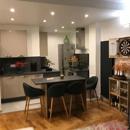 Appartement Read Well - Spare Double Bedroom In Cosy Close To Convention Center In 15th District Paris
